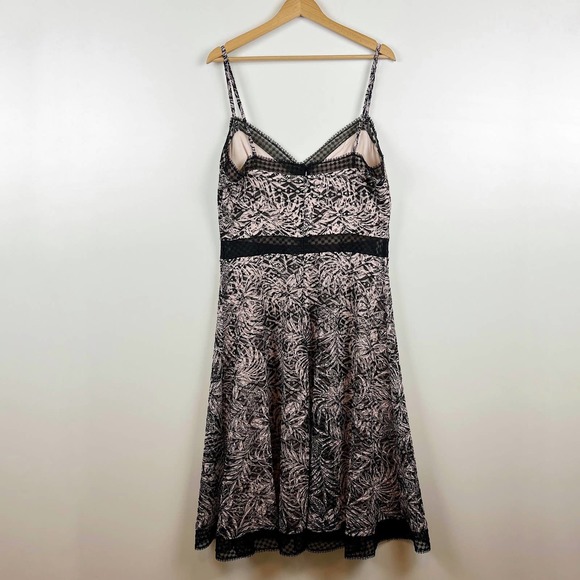 NWOT SHO by Tadashi Shoji Botanical Print Lace Inset Midi Dress in Black - Picture 6 of 16